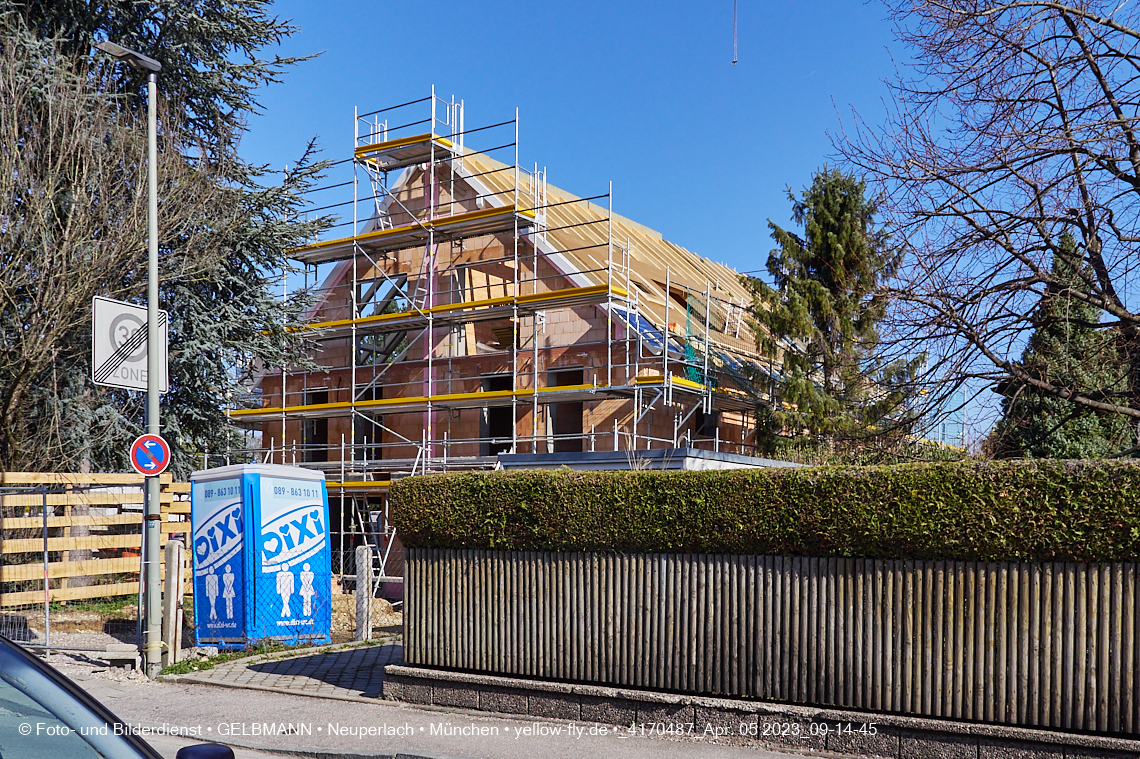 05.04.2023 - Baustelle eines Mehrfamilienhauses in der Niederalmstraße 16 in Neuperlach